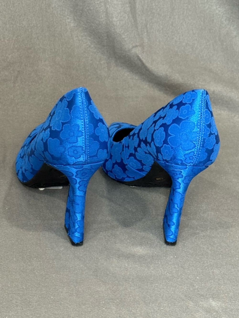 GB Gianni Bini Cobalt Blue Floral Jacquard Pointed Toe Pumps Heels Size 7.5 - Picture 7 of 11